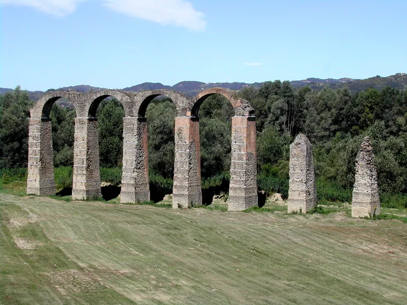 Archi dell’acquedotto romano di Aquae Statiellae