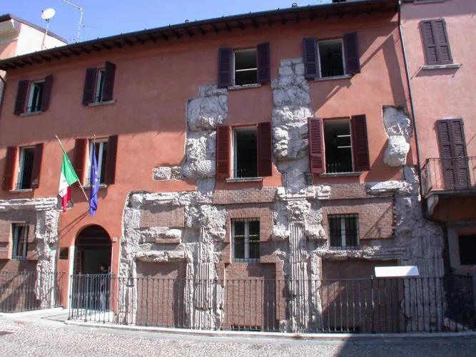 Area archeologica della Basilica romana di Brescia