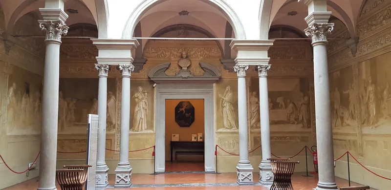Chiostro dello Scalzo