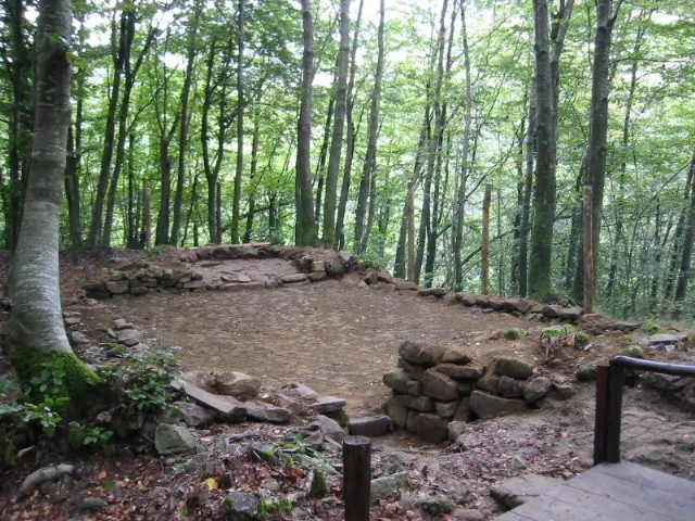 Ecomuseo della Montagna Pistoiese − Insediamento Medievale dell’Acquerino