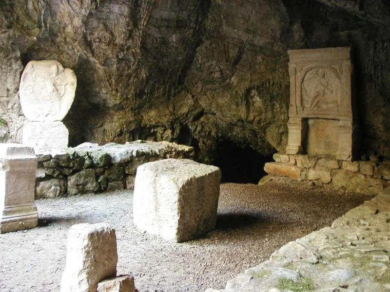 Grotta del Mitreo (Duino Aurisina)