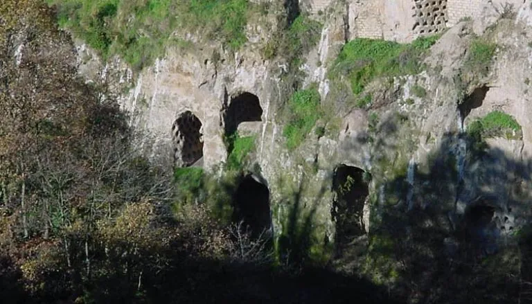 Grotte di Castro