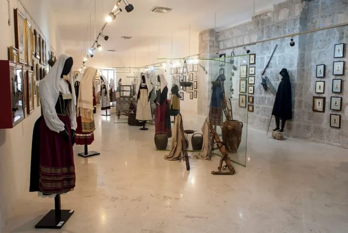 Museo civico del costume popolare abruzzese molisano e della transumanza