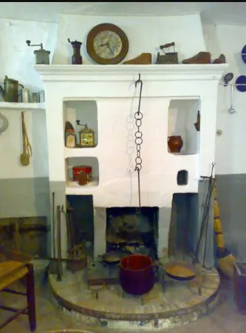 Museo civico etnografico di Castel del Monte