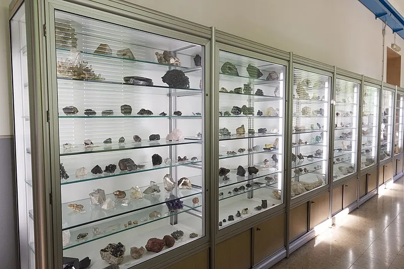 Museo di mineralogia - Dipartimento di Scienze della terra - Sezione mineralogica - Universita'