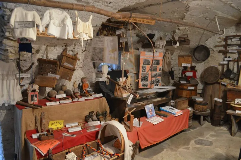 Museo etnografico "Pichot muzeou d'la vita d'isi - Piccolo museo della vita di quassù"