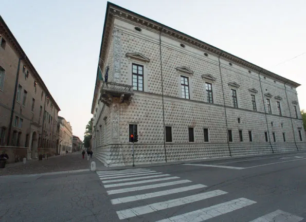Palazzo dei Diamanti