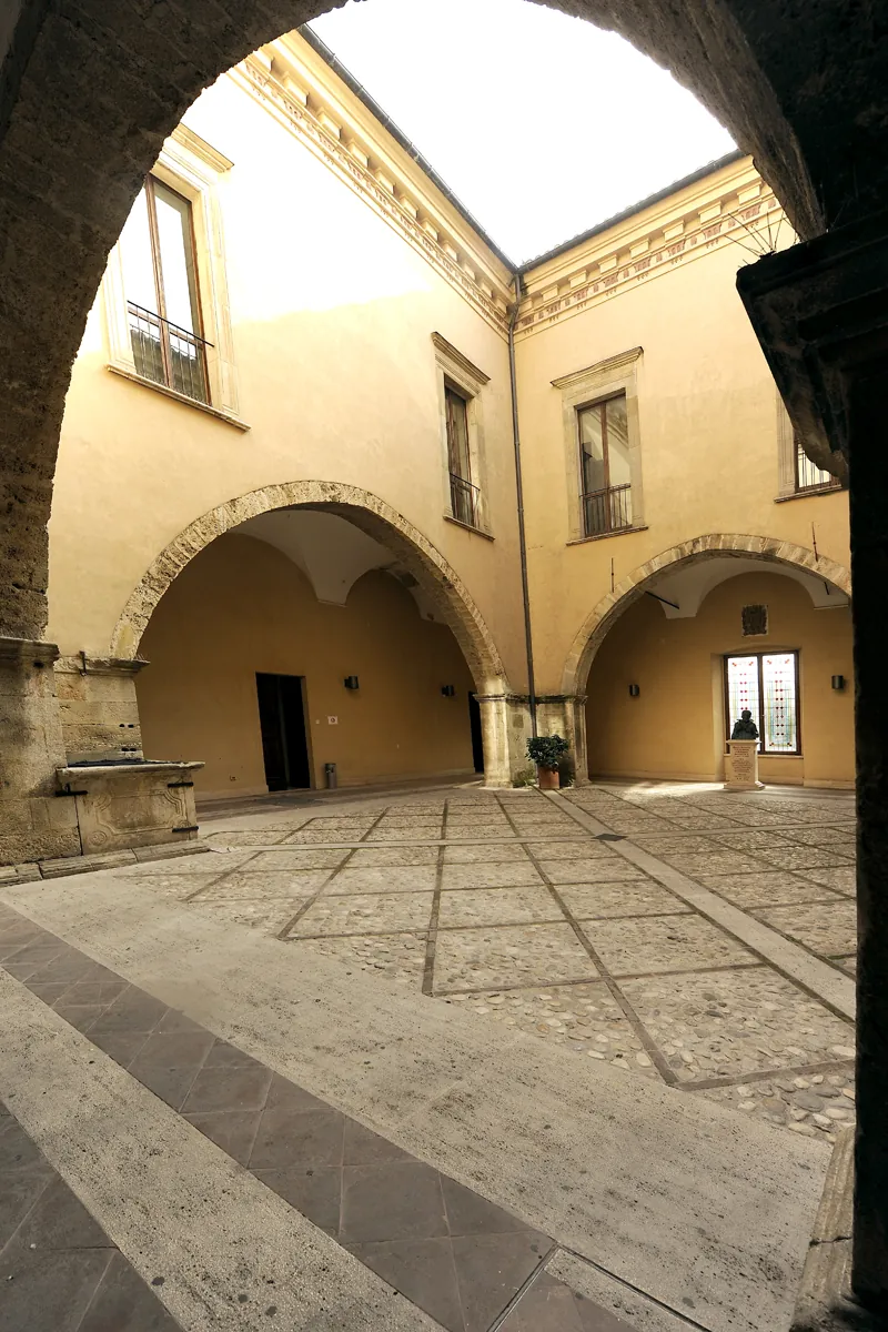 Palazzo ducale dei Duchi d'Acquaviva