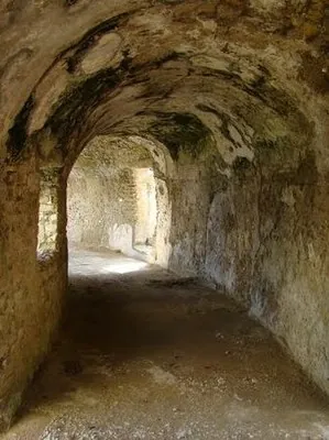 Parco archeologico dei Campi Flegrei - Tomba c.d. di Agrippina, Bauli