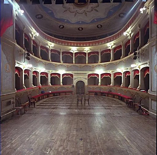 Teatro comunale Errico Petrella
