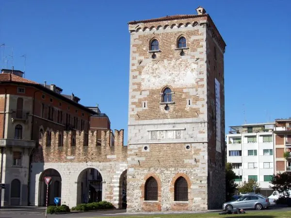Torre di Porta Aquileia