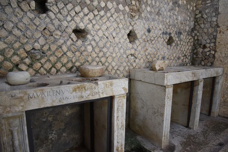 Villa Adriana e Villa d'Este - Mensa ponderaria e Augusteum